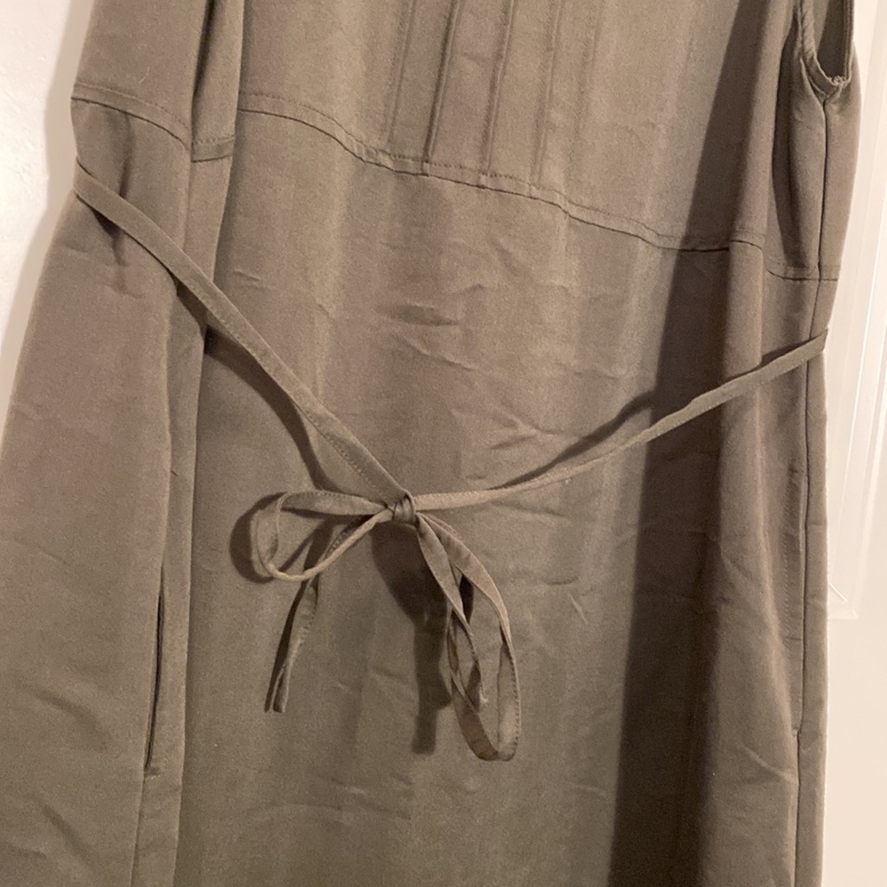 White Stag tank dress. Pin tuck seaming detail. Olive color. Tie front. XL. - Picture 3 of 10